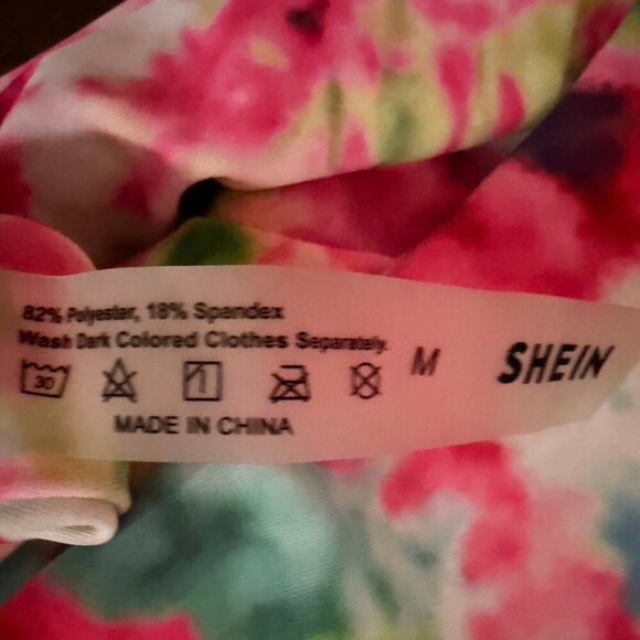 🎨 SHEIN Tie-Dye Smocked Bandeau Bikini Set (Size M) - Picture 8 of 8